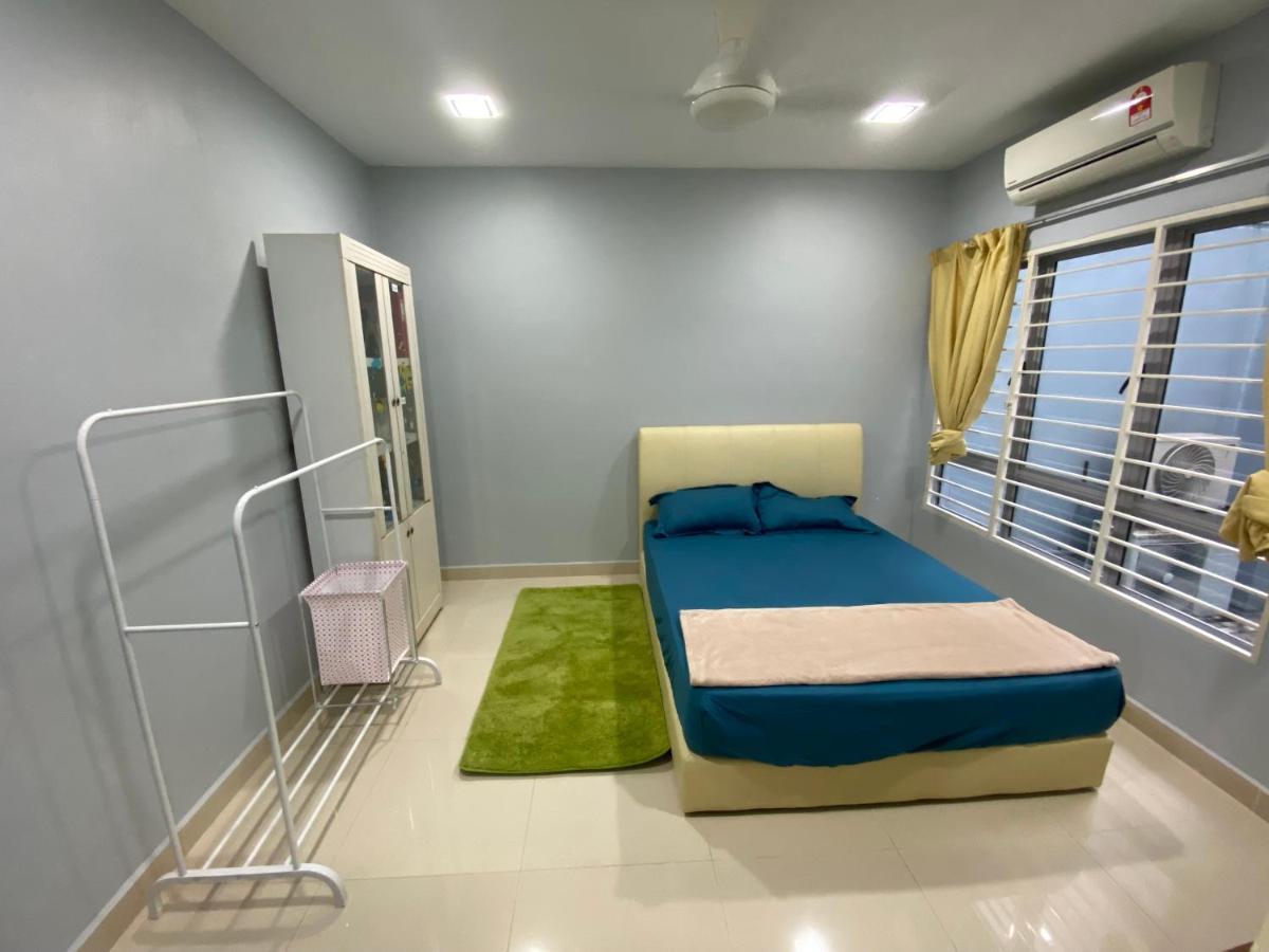 Entire Residential Home•Jia Residences Bkt Serdang沙登温暖的家 Seri Kembangan Exterior photo